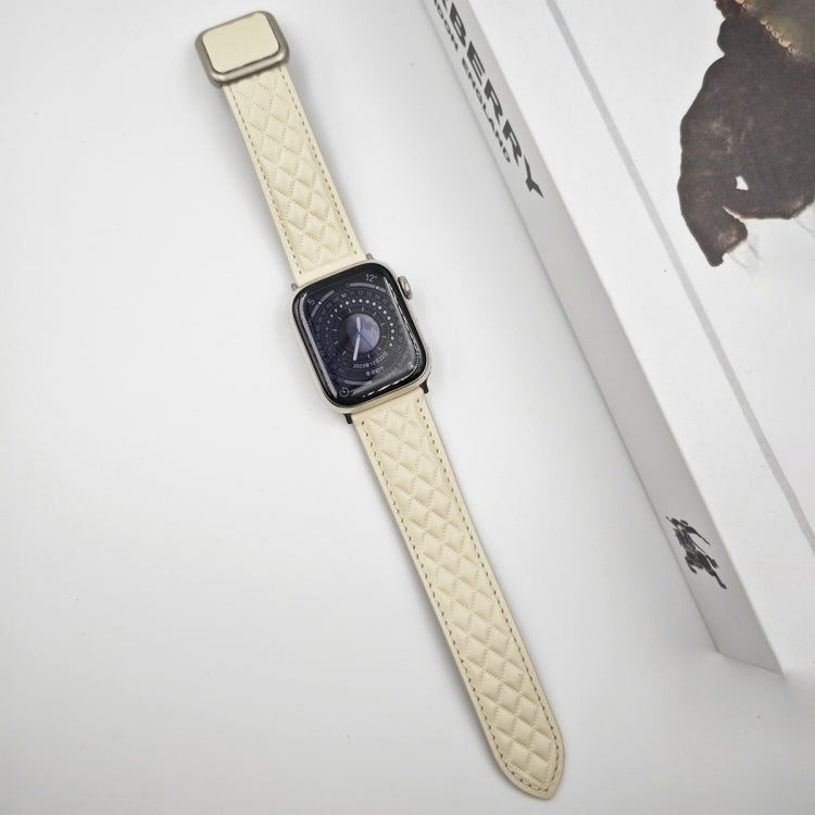 Frendorf | Für Apple Watch SE 2022 40mm Rhombus-Muster Magnetische Quadratische Schnalle Leder Armband (Cremeweiß)