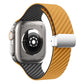 Frerndorf | Für Apple Watch Series 9 45mm Carbonfaser Magnetische Silber Schnalle Uhr Band (Hellbraun Schwarz)