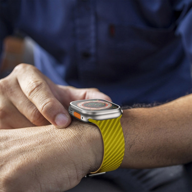 Frendorf | Für Apple Watch SE 2022 40mm Kohlefaser Magnetische Silber Schnalle Uhrband (Olivenbraun)