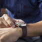 Frendorf | Für Apple Watch SE 2023 40mm Kohlefaser Magnetische Schwarze Schnalle Uhr Band (Dunkelbraun Schwarz)