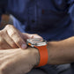 Frendorf | Für Apple Watch Series 2 42mm Kohlefaser Magnet Schwarz Schnalle Uhrband (Orange Gras)