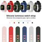 Frendorf | Für Apple Watch SE 2022 40mm Leuchtende Farbenfrohe Licht Silikon Uhrband (Hellgrau)