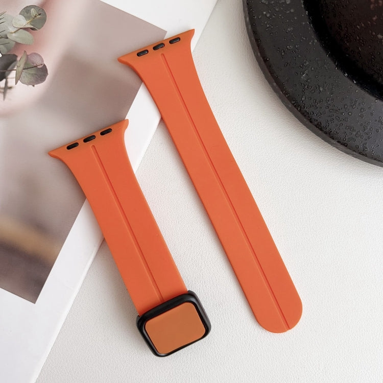 Frendorf | Für Apple Watch SE 2023 40mm Magnetische Quadratische Schnalle Silikon Uhrenarmband (Orange)