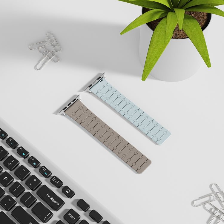 Frendorf | Für Apple Watch SE 40mm Zwei Farben Loop Magnetische Silikon-Uhrenarmband (Khaki+Hellgrün)