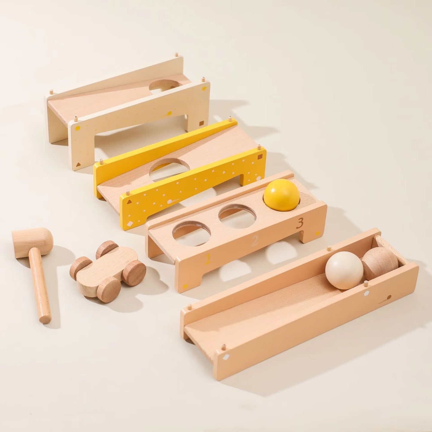 Frendorf | Motorik-Kugelbahn aus Holz mit Hammer und Auto – Spielschub