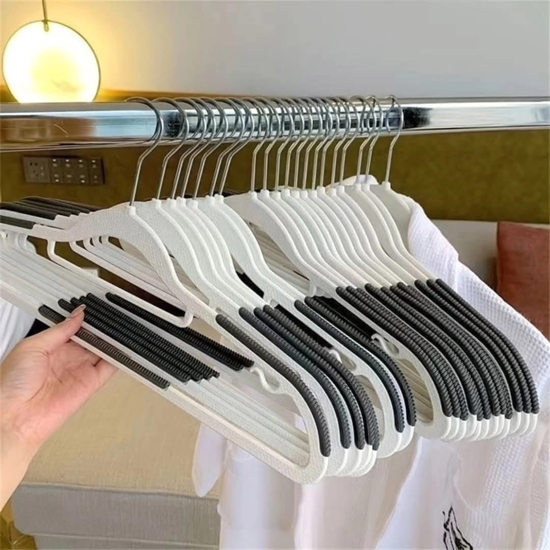 Frendorf | 10 Stück nahtlose Kleiderbügel