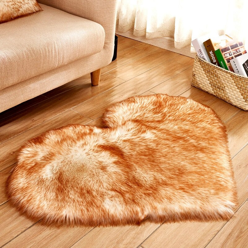 Flauschiger Teppich In Herzform