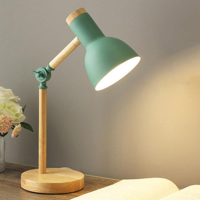 Nordische Schreibtischlampe aus Holz