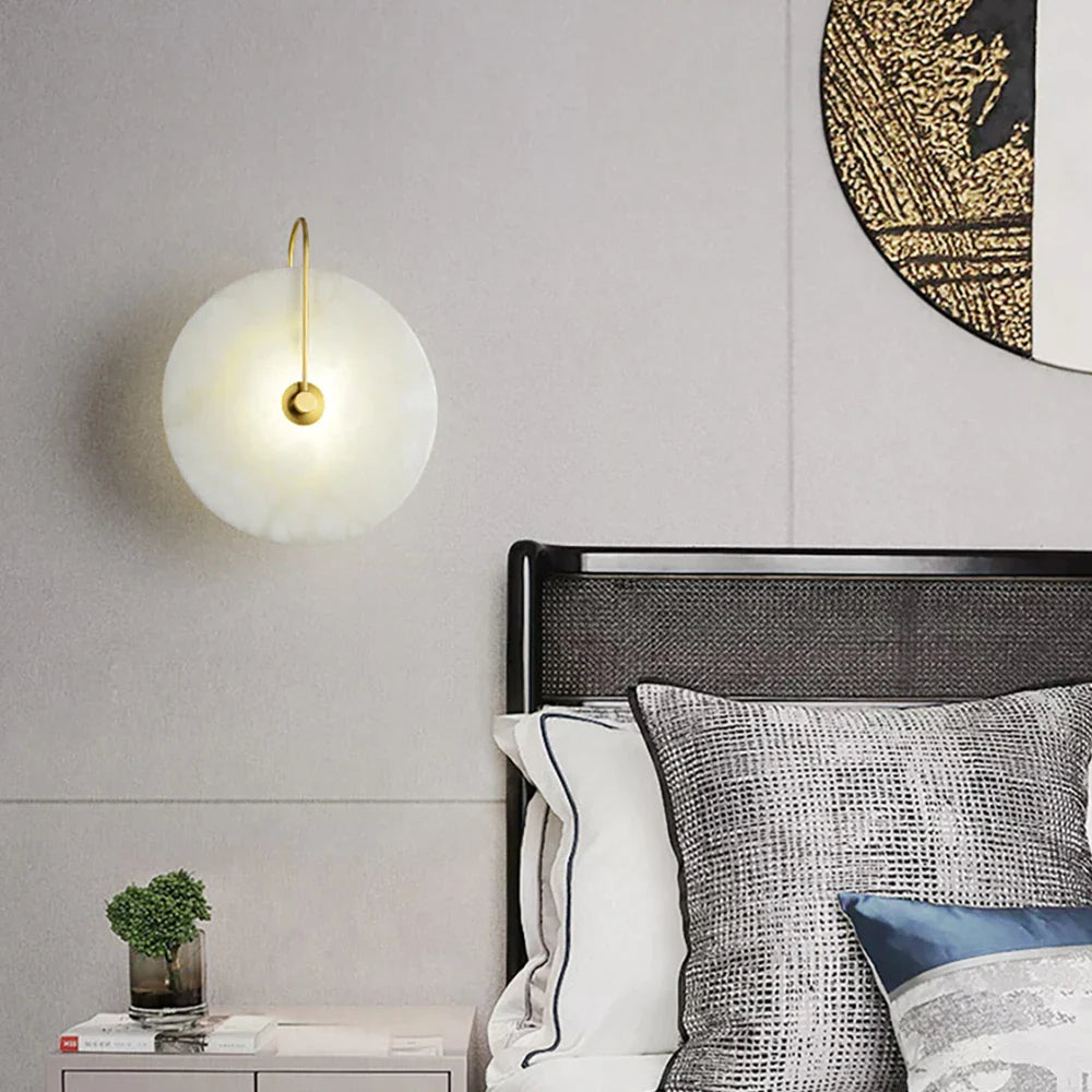 Frendorf | Moderne Art Deco LED Wandlampe – Stein- und Metall-Wandleuchte für Schlafzimmer, Flur oder Loft