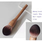 Makeup-Pinsel mit Holzgriff