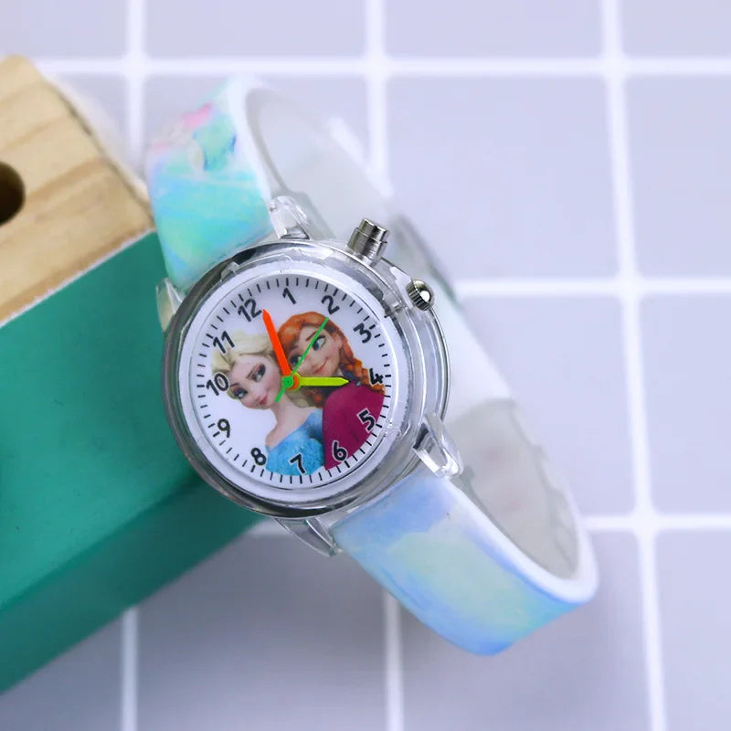 Frendorf | Leuchtende Kinderuhr – Erhältlich in Spider-Man und Frozen Designs