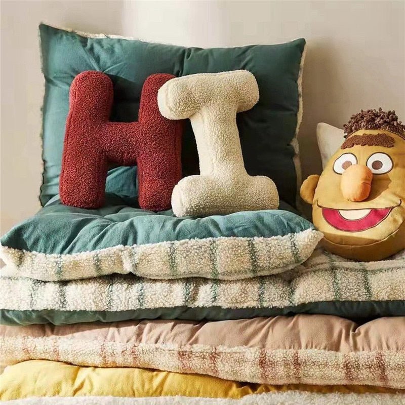 PlushLetter Kissen - Weiches Buchstaben-Kissen für Schlafzimmer und Kinderzimmer