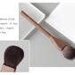 Makeup-Pinsel mit Holzgriff