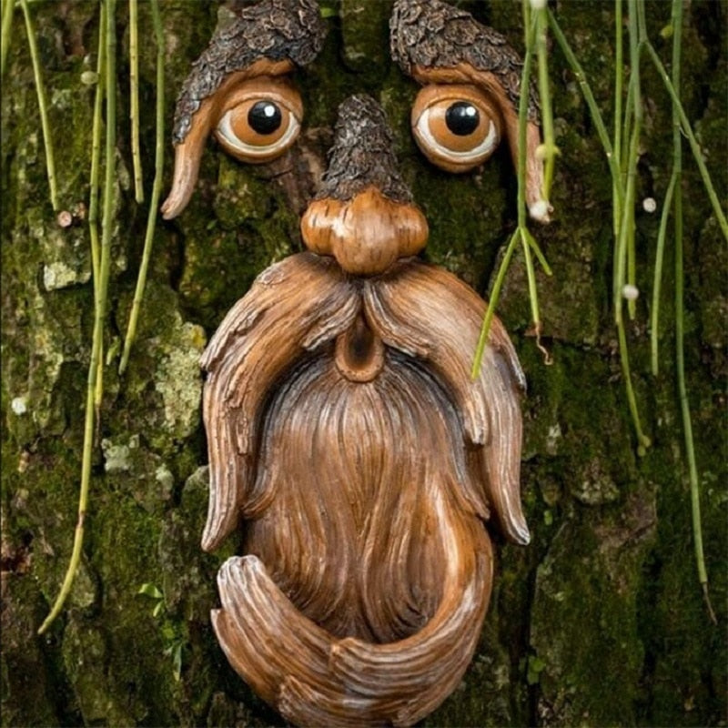 Augen der Natur: Baumgesicht Vogelfutterstation