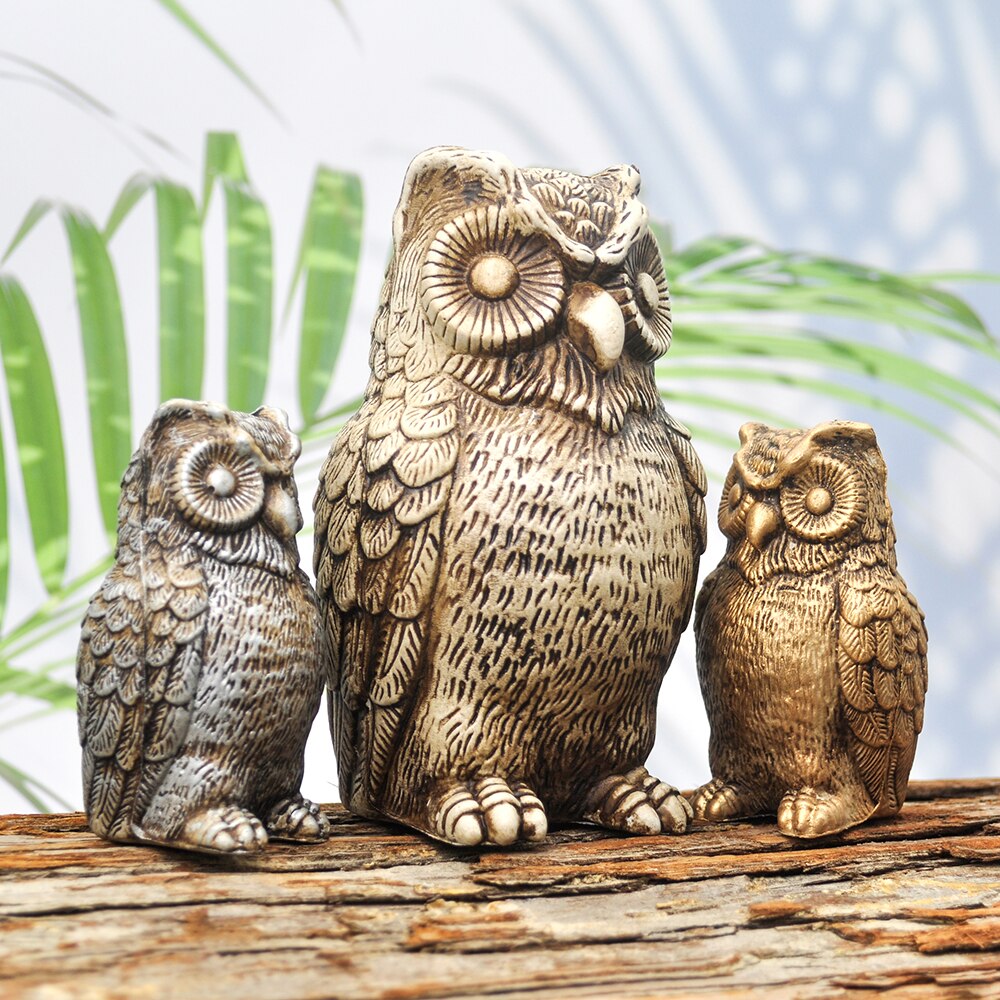 Realistische Eulen-Gartenstatue: Dekorative Vogelscheuche