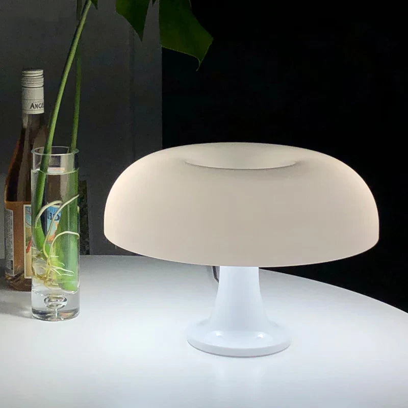 Italienischer Designer LED-Pilz Tischlampe für Hotelzimmer, Wohnzimmer und Nachttischdekoration