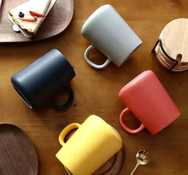 Sehr große Steinzeug-Kaffeetasse