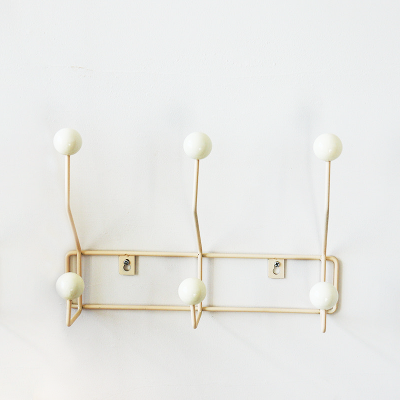 Eames Dot Wandhakenleiste im Mid-Century-Stil - Schlussverkauf