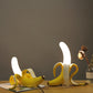 Frendorf | Chiquita Charm - Verspielt Tischlampe mit Banane und USB-Anschluss | Perfekte Ergänzung für jedes Zuhause oder Büro