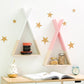 Nordische Tipi-Regale aus Holz