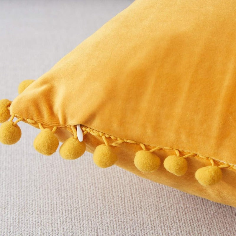 Der Luxe Pom Pom Samtkissenbezug