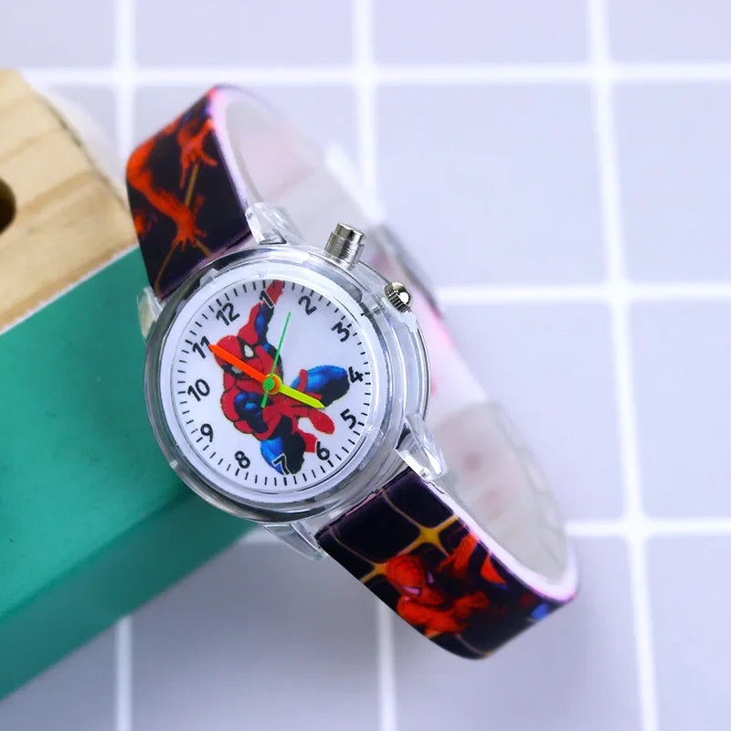 Frendorf | Leuchtende Kinderuhr – Erhältlich in Spider-Man und Frozen Designs