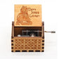 Neueste Design Anime Howl's Moving Castle Musikthema Antik geschnitzte Holz Handkurbel Musikbox Kinderspielzeug Weihnachtsgeschenk