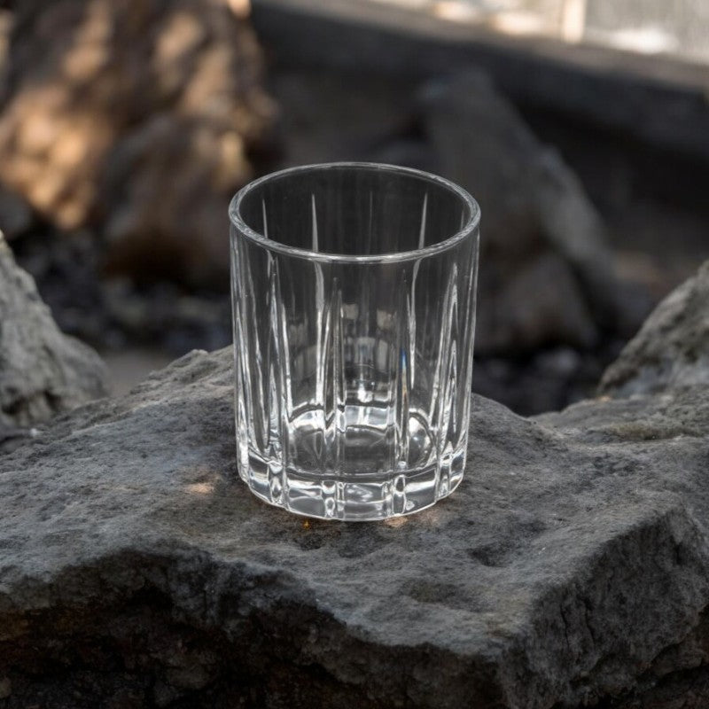 Frendorf | 255ml Whiskeyglas – schlankes und langlebiges Glas, perfekt zum Servieren von Whiskey, Bourbon oder anderen Spirituosen, entworfen um den Geschmack und das Aroma zu verbessern, ideal für Hausbars, besondere Anlässe oder entspanntes Trinken.