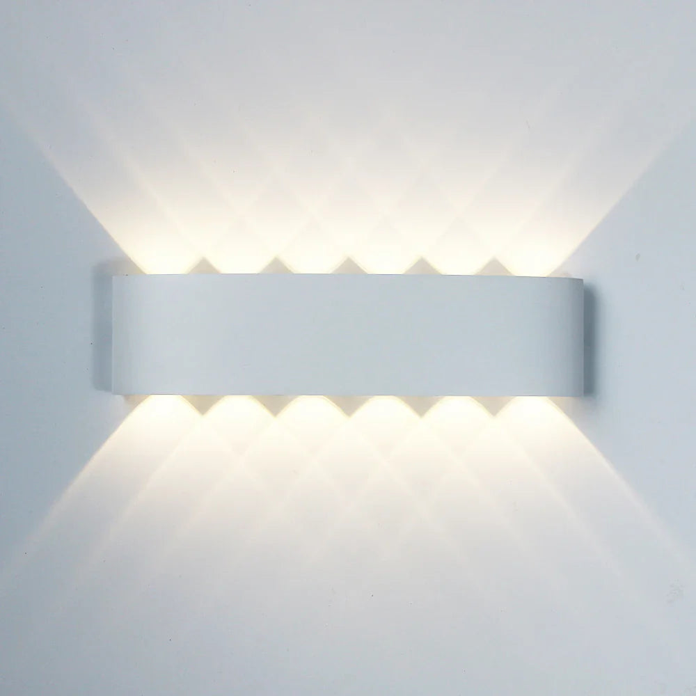 Frendorf | IP65 wasserdichte LED Wandleuchte – Moderne Außen- und Innenwandleuchte für Garten, Schlafzimmer, Wohnzimmer und Treppen (AC86-265V)