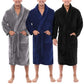 Frendorf | LuxePlush Flauschiger Bademantel aus Fleece | Mit Schalkragen & Taschen | Warm & Bequem für Zuhause