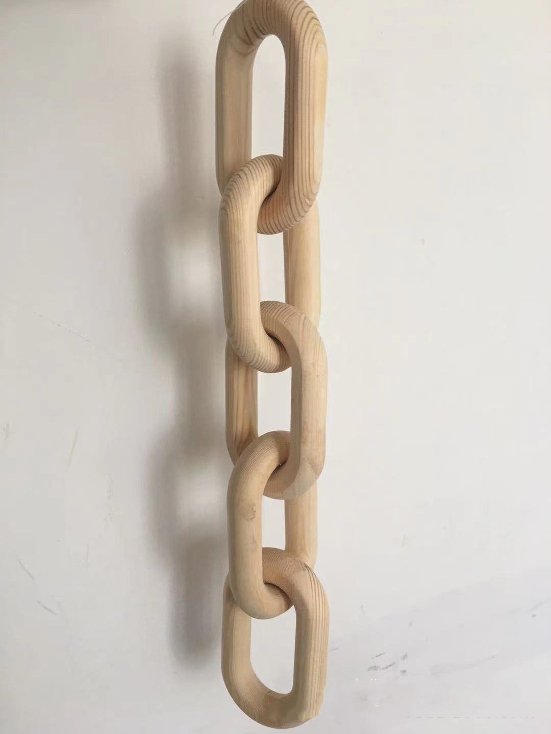 Moderne Holzkettenverzierung