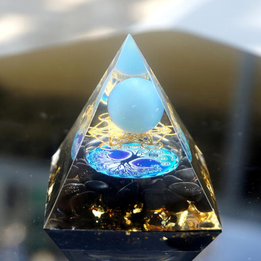 #40 – Handgefertigte Orgonitpyramide „SERENITY“ aus Obsidian und blauem Spitzenachat