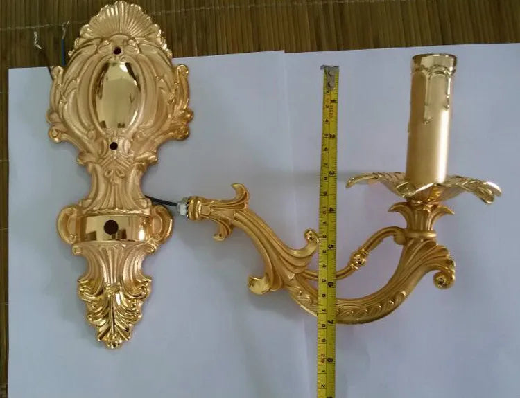 Frendorf | RegalGlow - Barock Wandleuchte in Gold mit Kristallakzenten