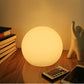 GlowSphere – Tischlampe mit modernem weltlichem Charme