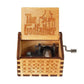 Neueste Design Anime Howl's Moving Castle Musikthema Antik geschnitzte Holz Handkurbel Musikbox Kinderspielzeug Weihnachtsgeschenk