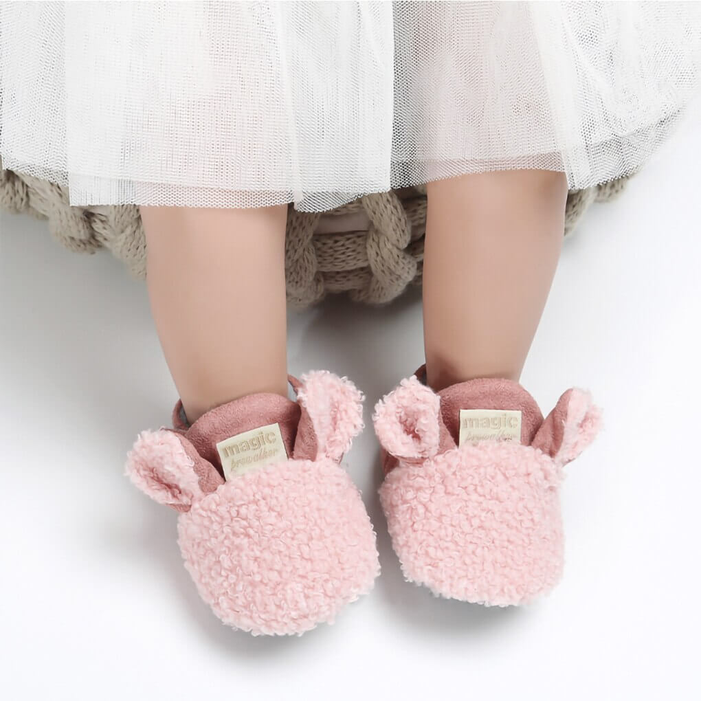Frendorf | Weiche rutschfeste Lauflernschuhe für Babys mit Lamm-Motiv – Schrittchenwarm