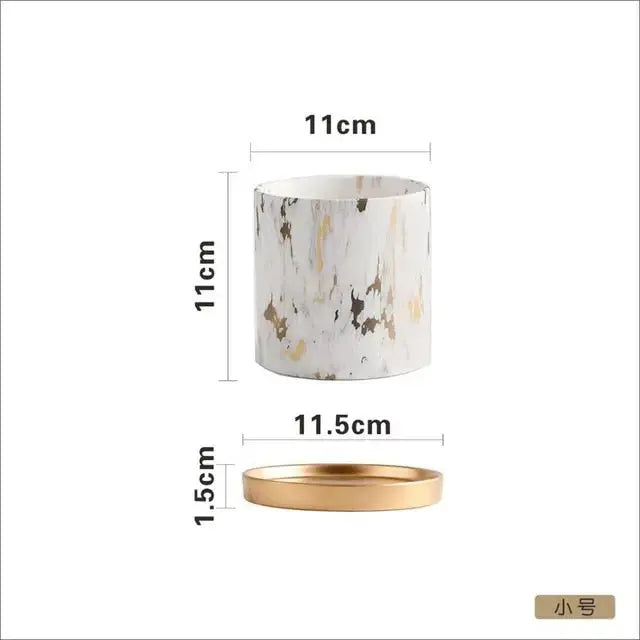 Handgefertigter Planter mit goldener Unterlage