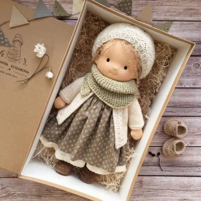 Frendorf | Baumwolle Waldorf Stil Puppe mit Kawaii Details und Stoffverpackung