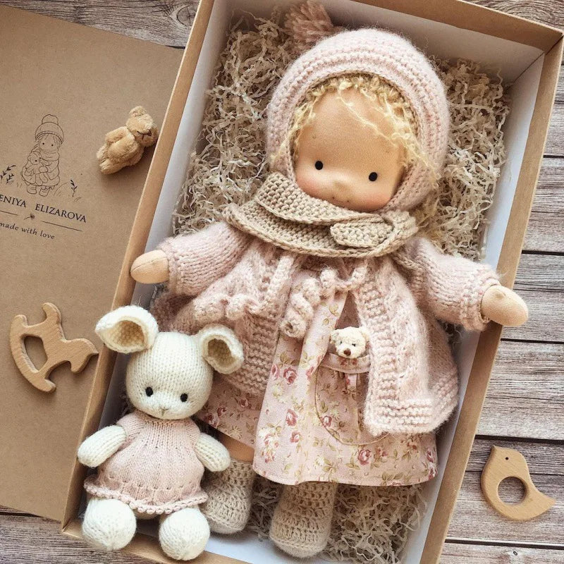 Frendorf | Baumwolle Waldorf Stil Puppe mit Kawaii Details und Stoffverpackung