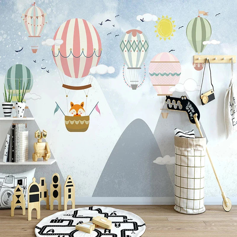 Frendorf | Gestreifte Heißluftballons über Berggipfeln mit Fuchspilot Wandmural Tapete