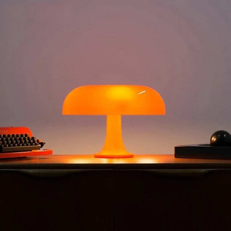 Italienischer Designer LED-Pilz Tischlampe für Hotelzimmer, Wohnzimmer und Nachttischdekoration