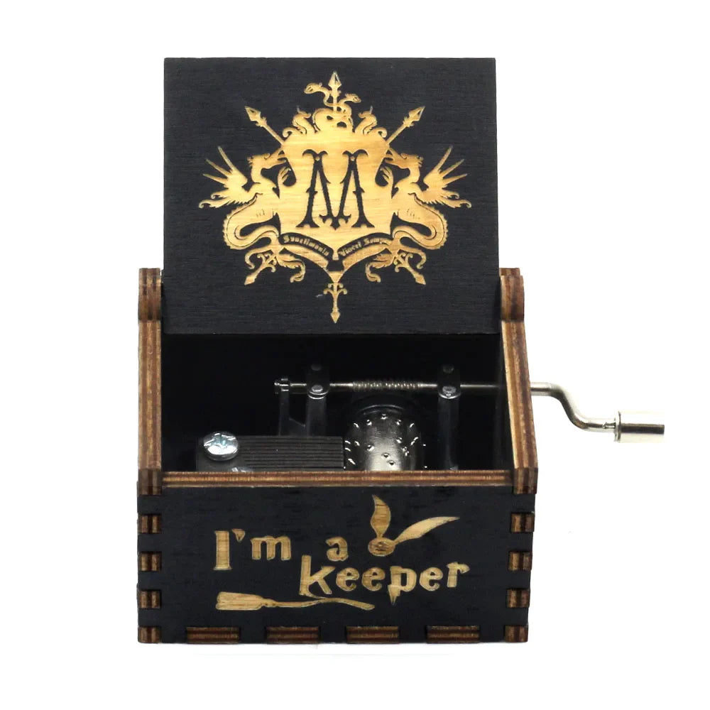 Neueste Design Anime Howl's Moving Castle Musikthema Antik geschnitzte Holz Handkurbel Musikbox Kinderspielzeug Weihnachtsgeschenk