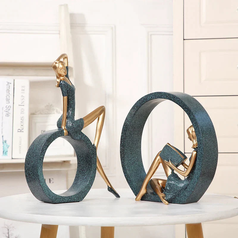 Fashion Campus Mädchen Figurine Handgefertigt Harz Enge Rock Dienstmädchen Miniatur Sitzraum Charakter Dekor Studium Ornament Geschenk Kunsthandwerk