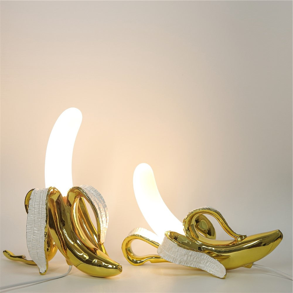 Frendorf | Chiquita Charm - Verspielt Tischlampe mit Banane und USB-Anschluss | Perfekte Ergänzung für jedes Zuhause oder Büro