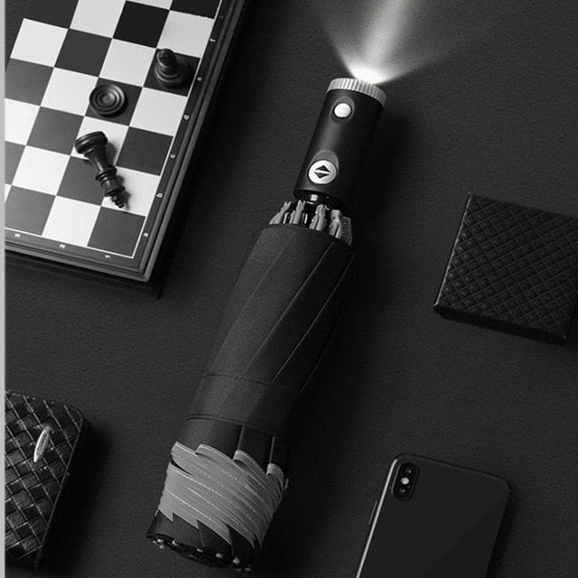 Frendorf | Automatisch faltbarer Regenschirm mit LED-Taschenlampe