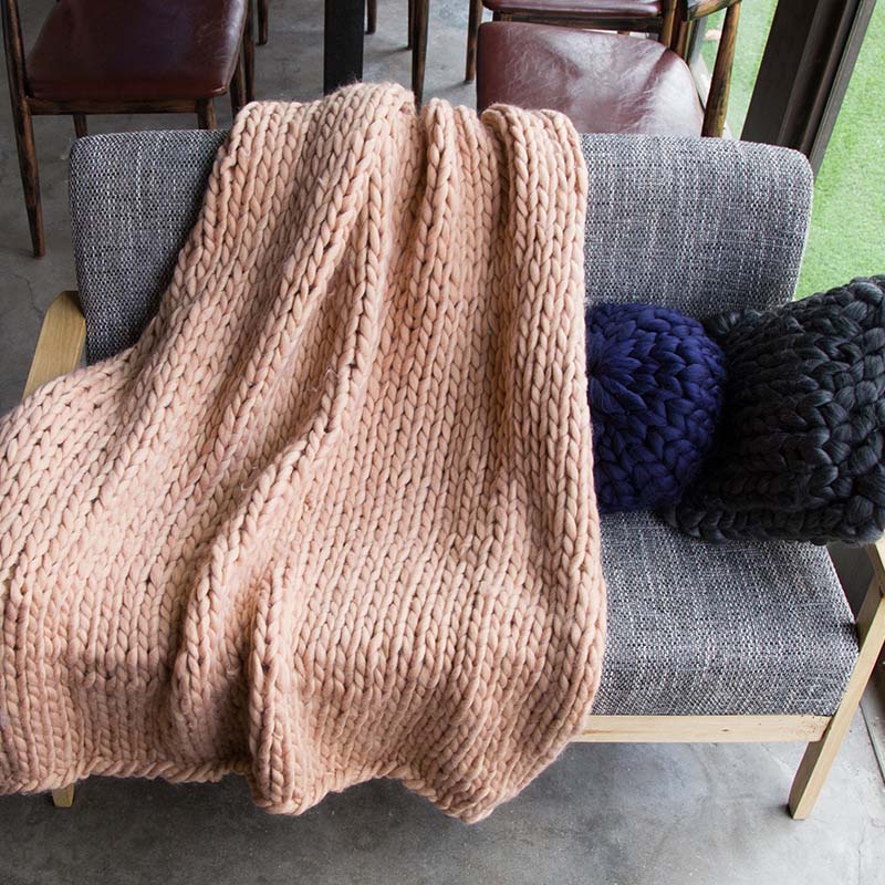 Schwere Strickdecke