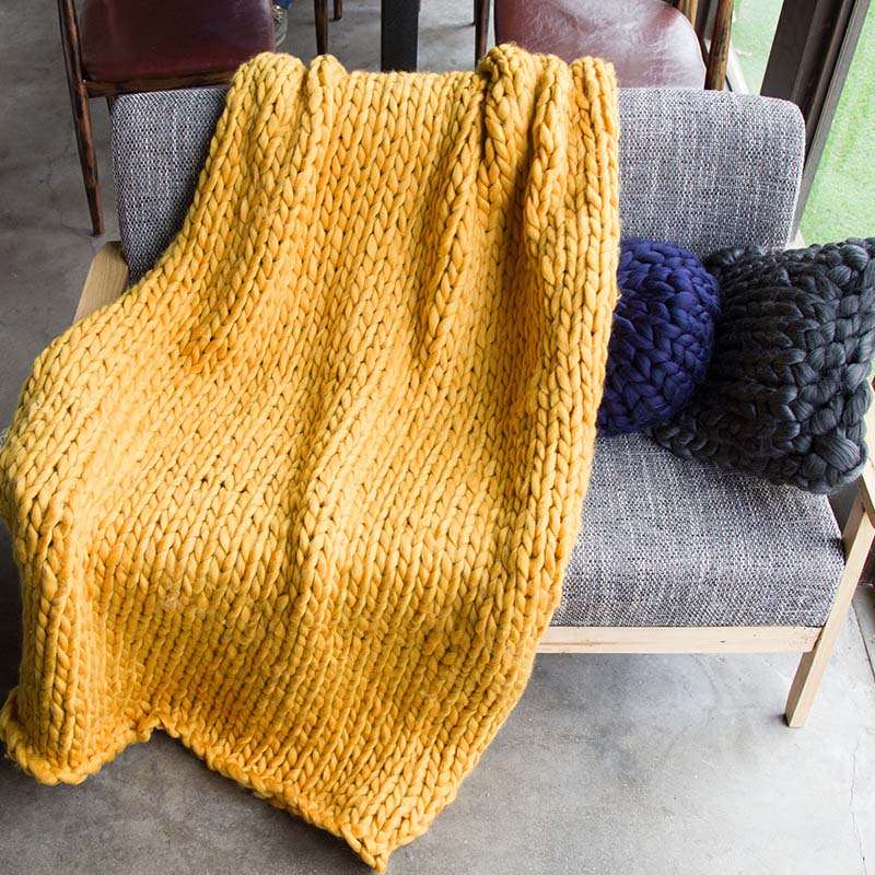 Schwere Strickdecke