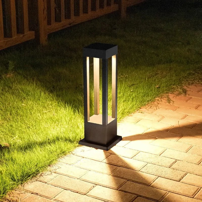 Frendorf | SolaraNova Solarbetriebene Säulenlampe | Nachhaltige Gartenbeleuchtung | LED Außenleuchte | Wetterfest | Solarbetriebene Lichtquelle für Terrasse & Garten