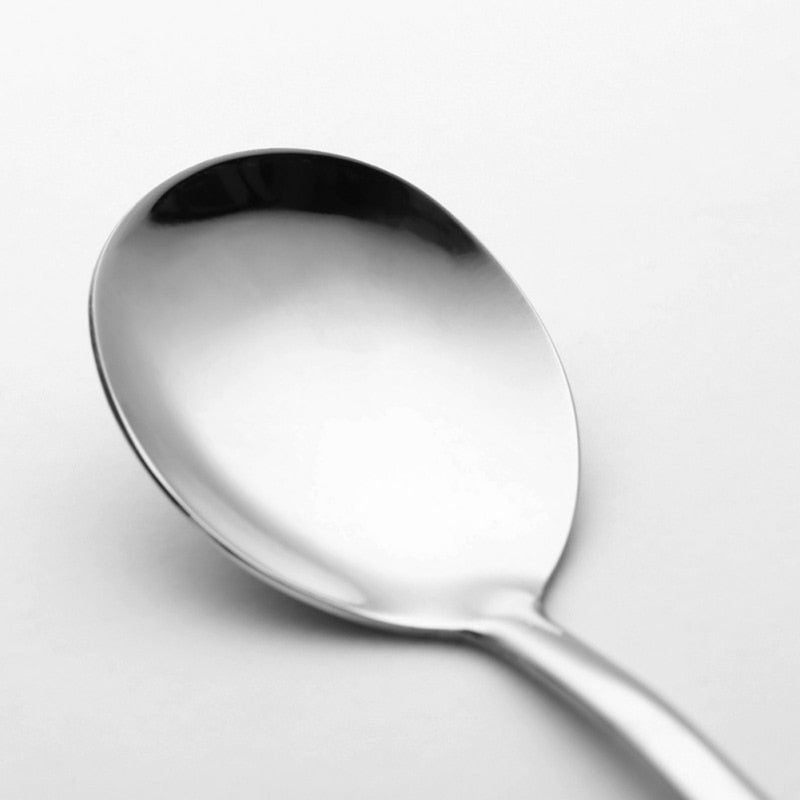 Moderne Salatbesteck- und Servierutensilien-Set