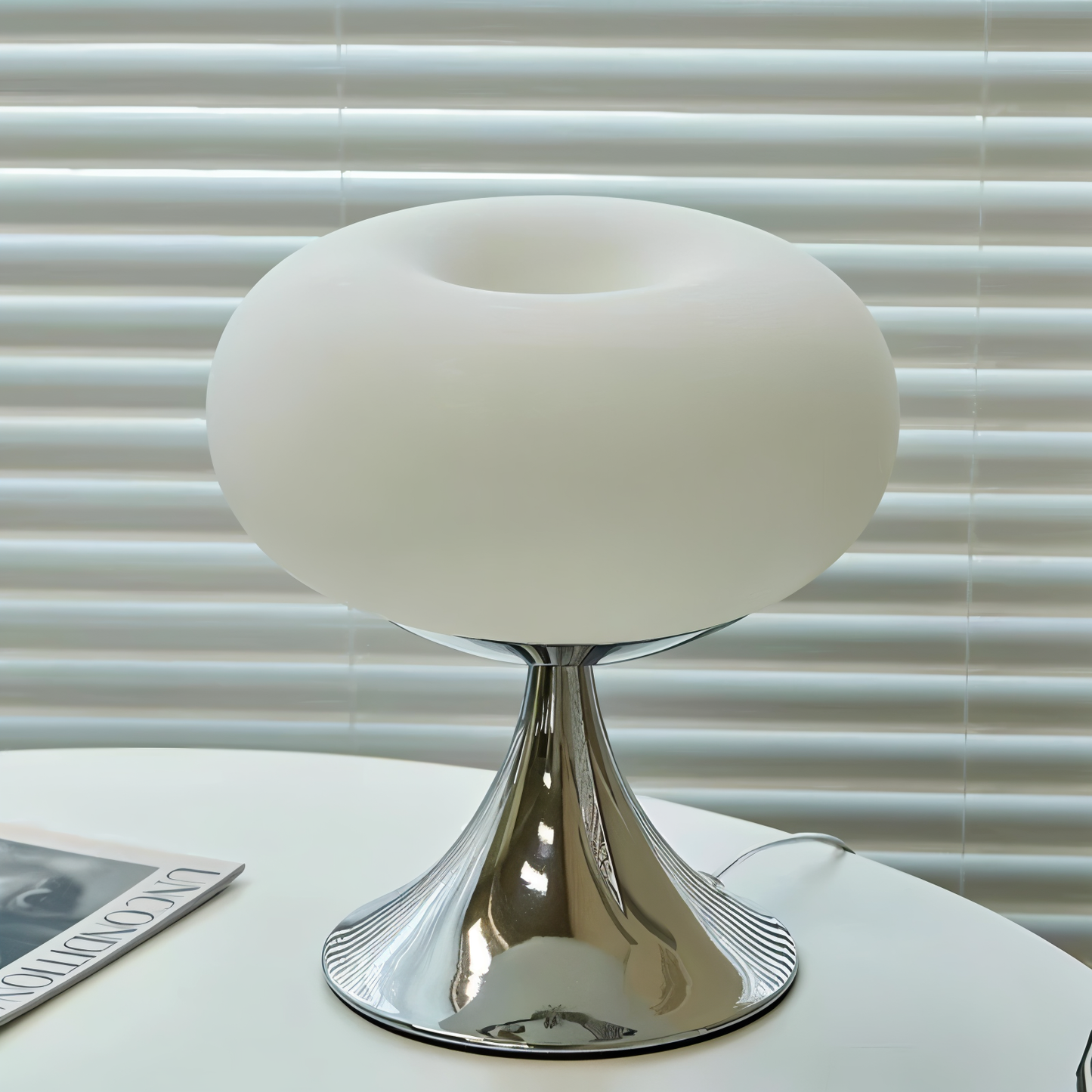 Frendorf | Apfel Lampe - Kurvige Macaron Glas Tischlampe